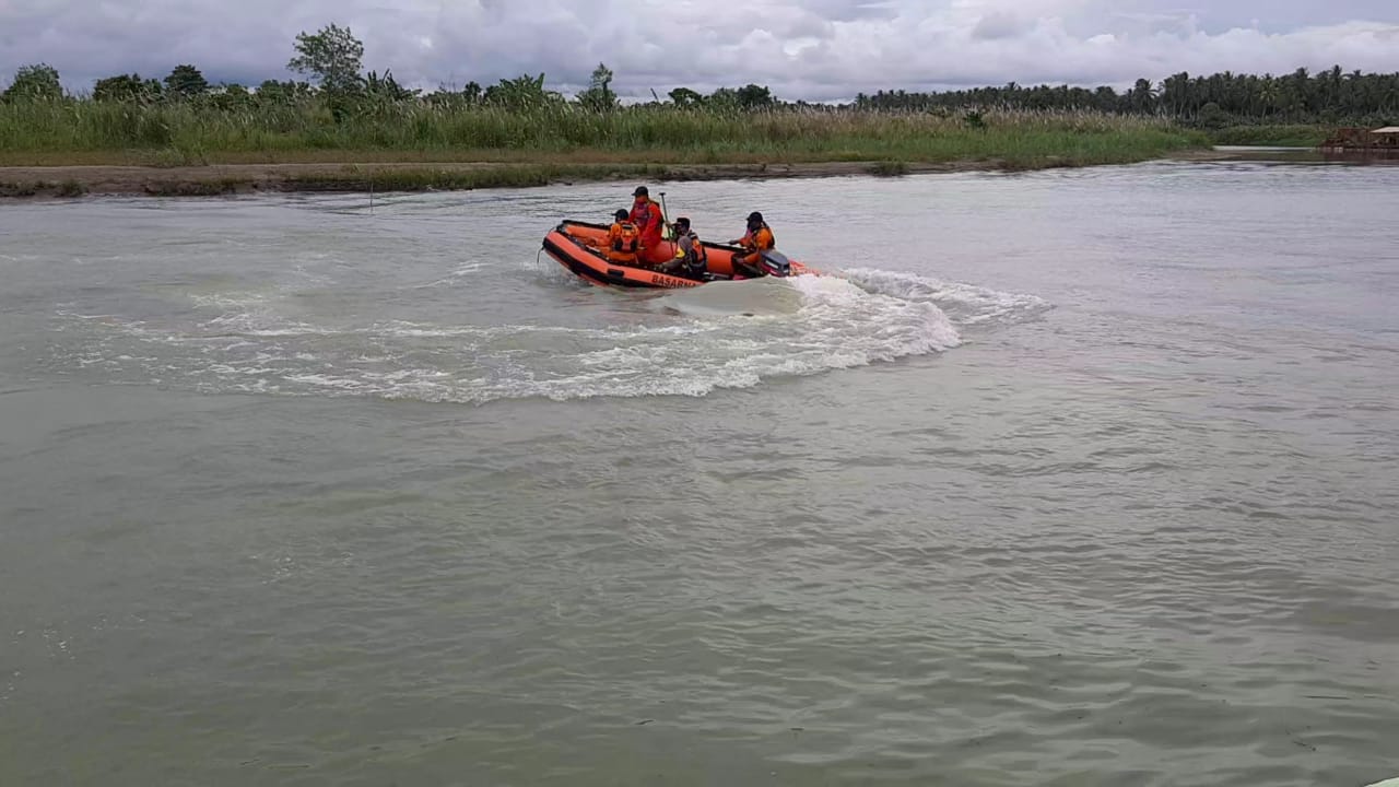 Tim Gabungan Terus Mencari Korban Hilang Sampai ke Muara Sungai