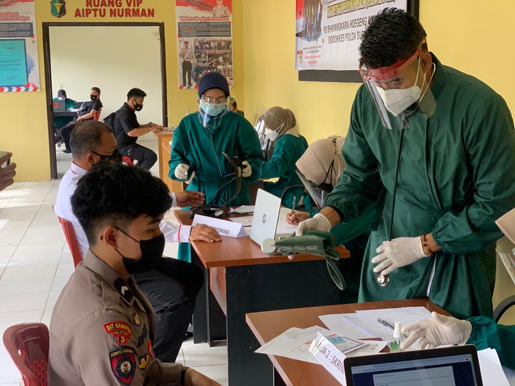 Ratusan Personel Polda Terima Vaksin