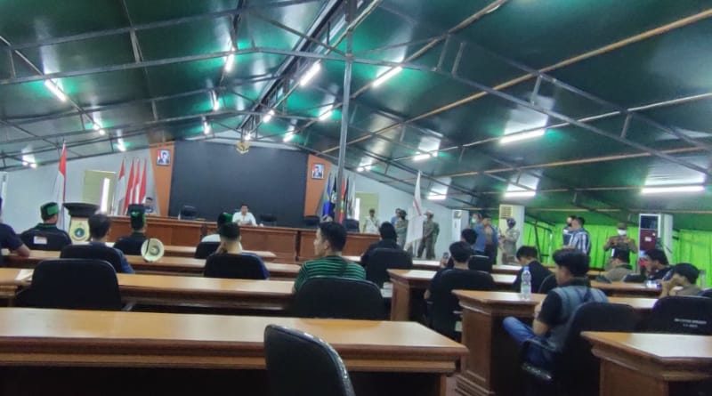 Wakil Ketua Komisi IV DPRD Sulbar Terima Massa HMI Manakarra