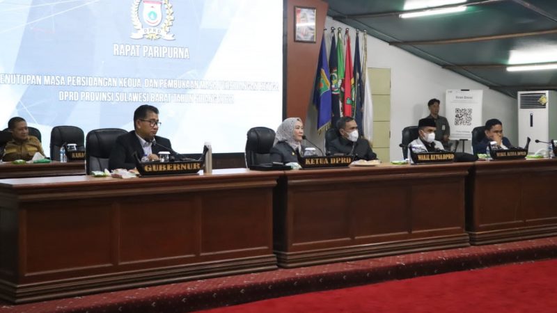 Masa Persidangan Kedua Berakhir, DPRD Sulbar Laporkan Hasil Kegiatan