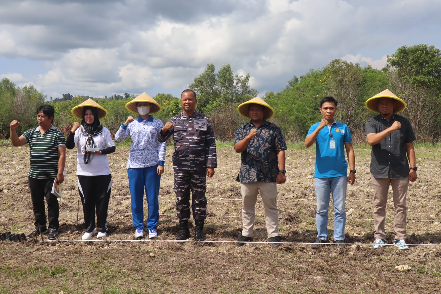 Jaga Ketahanan Pangan, Lanal Mamuju Tanam Sorgum di Lahan 2,5 Hektare