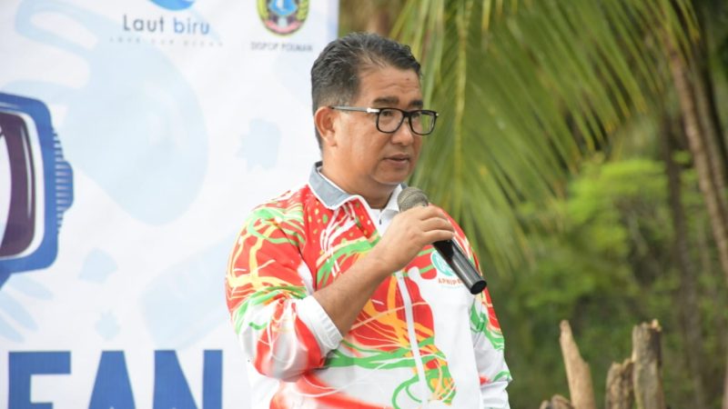 Pj Gubernur Sulbar: Jika ingin Membersihkan Lingkungan Kita Harus Stop Penggunaan Botol Plastik