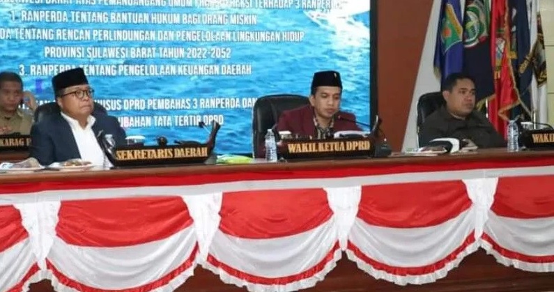 Abdul Halim Pimpin Rapat DPRD Sulbar Terkait Tiga Ranperda