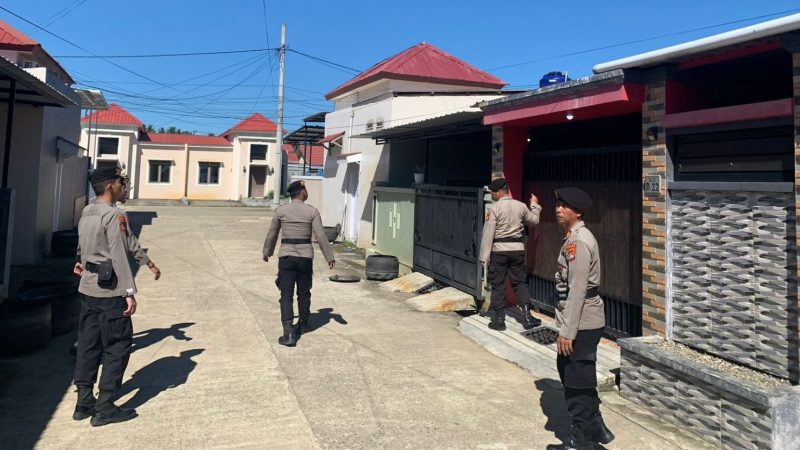 Personil Polda Sulbar Patroli Keliling Perumahan Ditinggal Mudik Warga