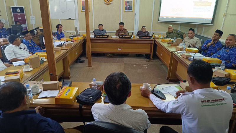 Komisi II DPRD Sulbar Gelar RDP Terkait Pengelolaan Getah Pinus di Mamasa