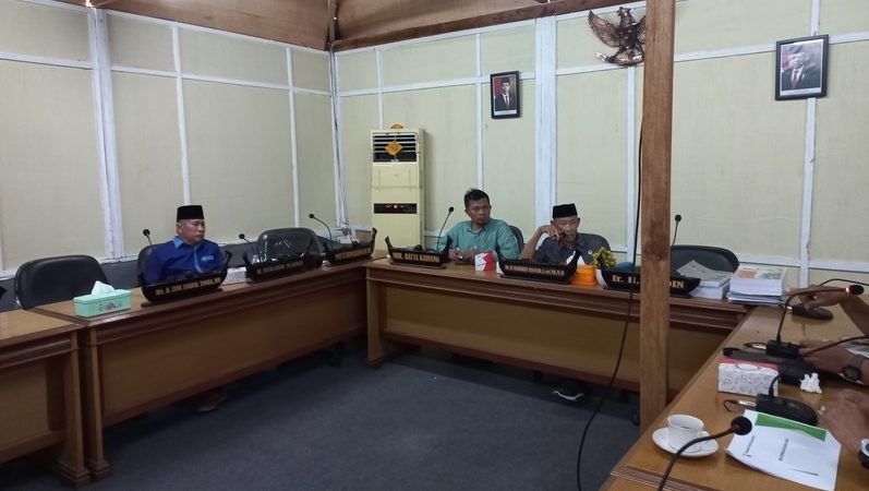 Komisi IV DPRD Gelar Raker untuk Menindaklanjuti LHP LKPD 2022