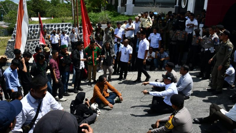 Pj Gubernur Sulbar Jawab Tuntutan Massa Aksi Pergub