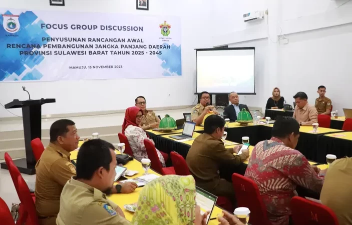 Wakil Ketua Komisi IV DPRD Sulbar Hadiri FGD Rancangan RPJMD