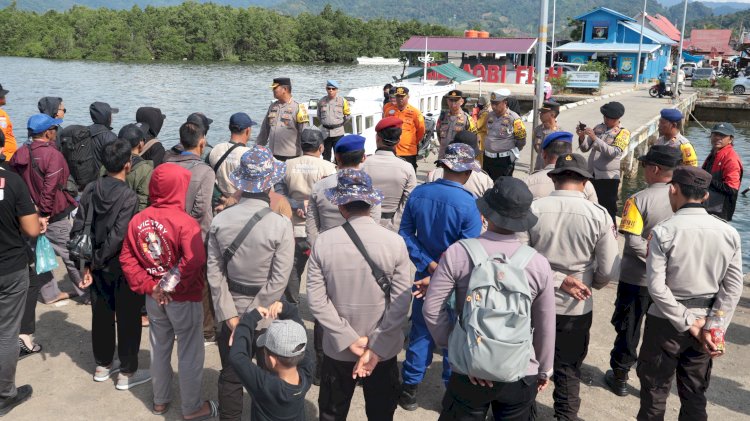 KPU Mamuju Distribusikan Logistik Pemilu 2024 ke Pulau Balabalakang