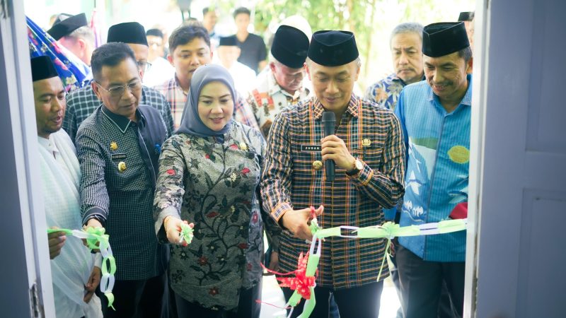 Pj Gubernur Sulbar Serahkan Gedung SMA dan SMK DAK 2023