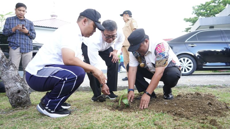 Pj Gubernur Sulbar Harap Program Tanam Sukun Berkelanjutan