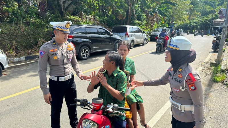Edukasi Ditlantas Polda Sulbar Tentang Penting Helm untuk Keselamatan
