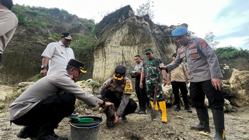Pj Gubernur Sulbar Tanam Sukun dan Pisang Cavendish di Lahan Polresta Mamuju