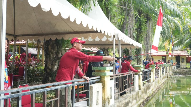 Polda Sulbar Gelar Lomba Mancing di Gentungan Kecamatan Kalukku