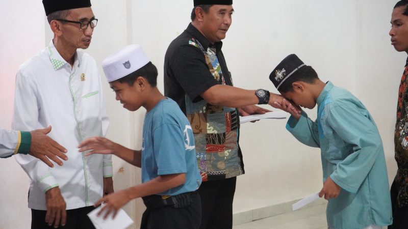 Pj Gubernur Sulbar Shalat Idul Adha di Anjungan Manakarra, Imbau Warga untuk Berqurban