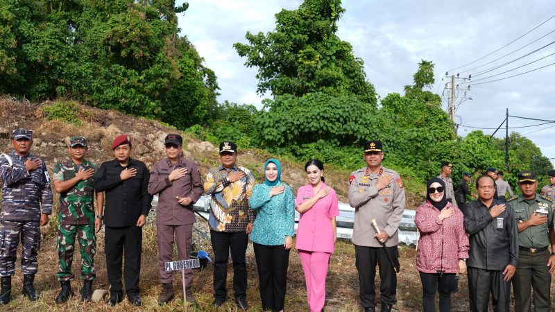 Sambut Hari Bhayangkara, Ketua PKK Sulbar Jadikan Tanam Pohon untuk Kurangi Emisi Karbon