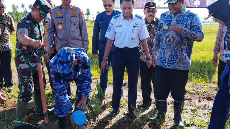 Gerakan Perangi Sampah di Sulbar, Pj Bahtiar Ajak TNI dan Polri