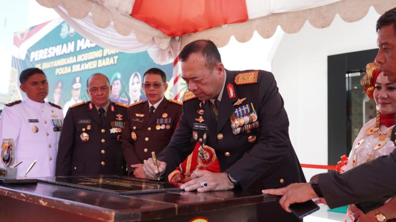 Kapolda Sulbar Resmikan Masjid Al Amin RS Bhayangkara
