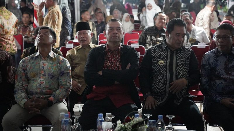 Kapolda Sulbar Hadiri Malam Resepsi Kenegaraan di Anjungan Pantai Manakarra Mamuju