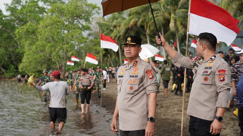 Polda Sulbar Tanam Puluhan Ribu Pohon Mangrove, Wujudkan Semangat Kemerdekaan