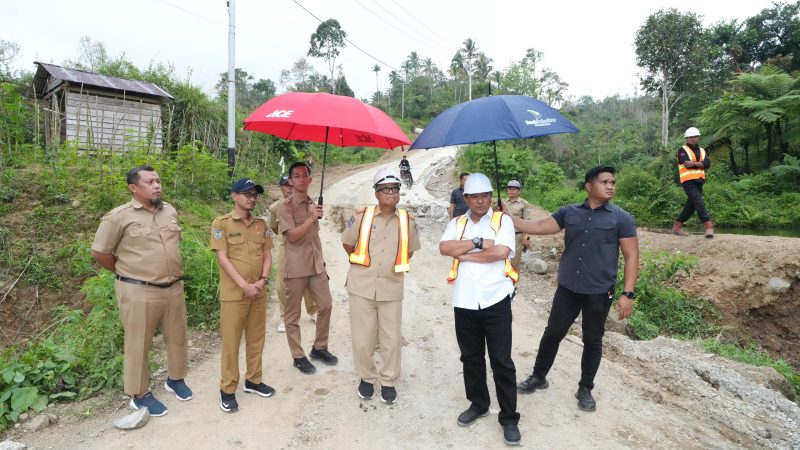 Pj Bahtiar Tinjau Pengerjaan Konektivitas Majene-Mamasa