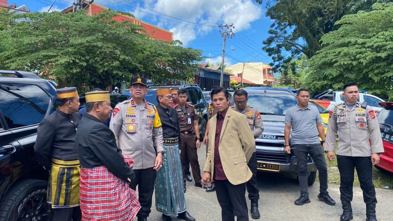 Kapolda Pantau Pengamanan Pendaftaran Pilkada di KPU Sulbar