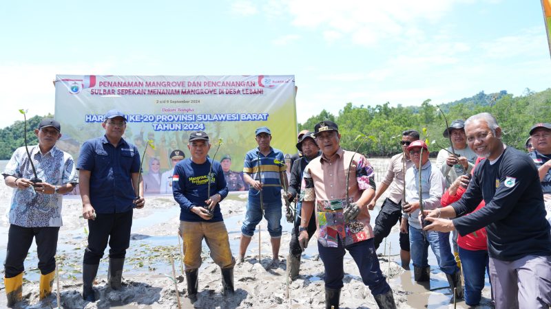 Pj Gubernur Sulbar Bersama Forkopimda Kompak Galakkan Penanaman Mangrove