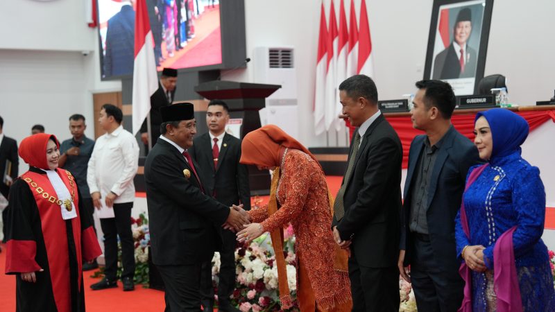 4 Pimpinan DPRD Sulbar Resmi Dilantik, PJ Bahtiar: Ada Semangat Baru 5 Tahun Kedepan