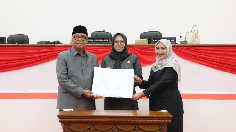 Sekprov Hadiri Paripurna Penyempurnaan Ranperda APBD Perubahan 2024