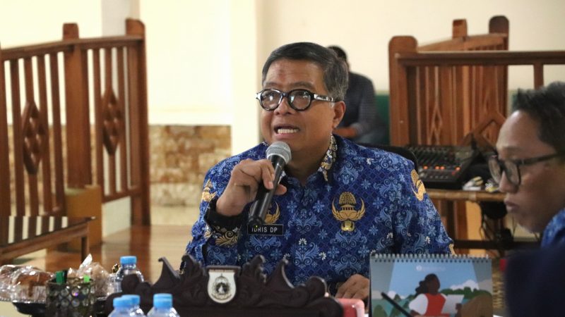 Terkait Status Tanah Gedung Farmasi, Sekprov Sulbar Laksanakan Rapat Penjelasan