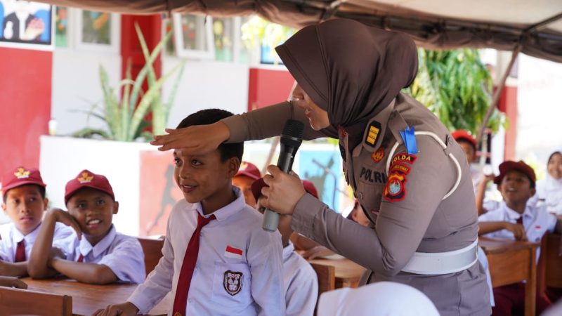 “Zebra” Cerdas: Ditlantas Polda Sulbar Ajak Anak Sekolah Jadi Pelopor Keselamatan Berlalu Lintas