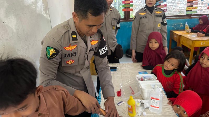 Komitmen Polda Sulbar Wujudkan Generasi Emas dengan Program Dokpol Mitra Sekolah