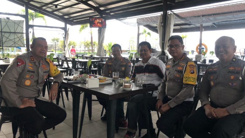 Kapolda Sulbar Pantau Debat Kandidat Pilkada Mamuju Tengah di Ballroom Hotel d’Maleo