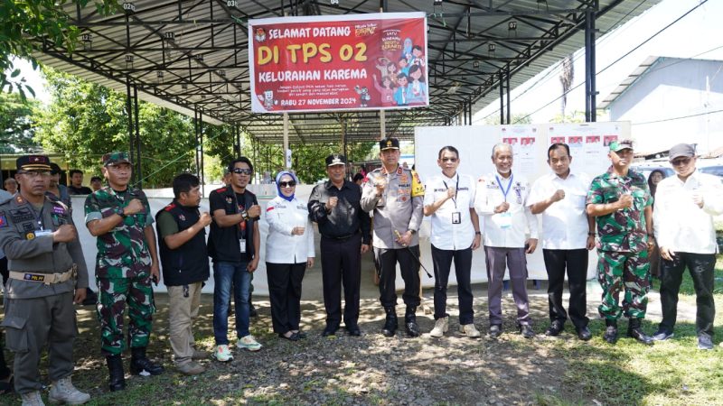 Pastikan Pilkada Aman, Kapolda Sulbar Bersama PJ. Gubernur Cek Pengamanan di TPS