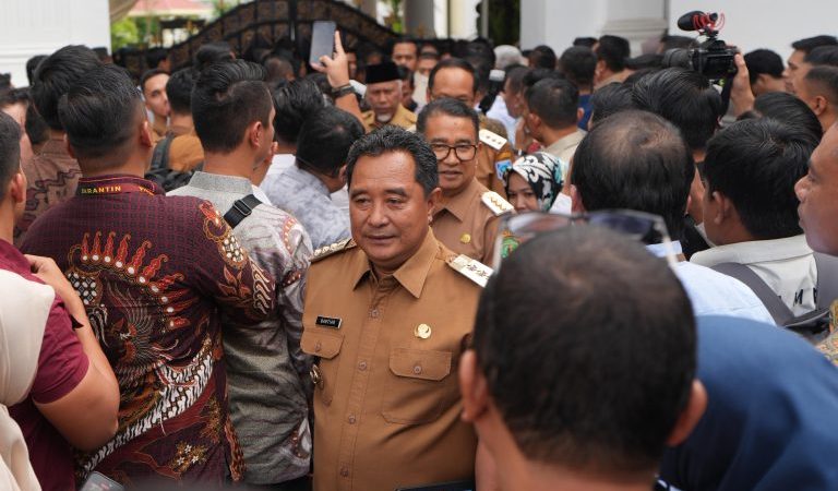 Pj Gubernur Bahtiar Hadir Saat Presiden RI Penyerahan DIPA