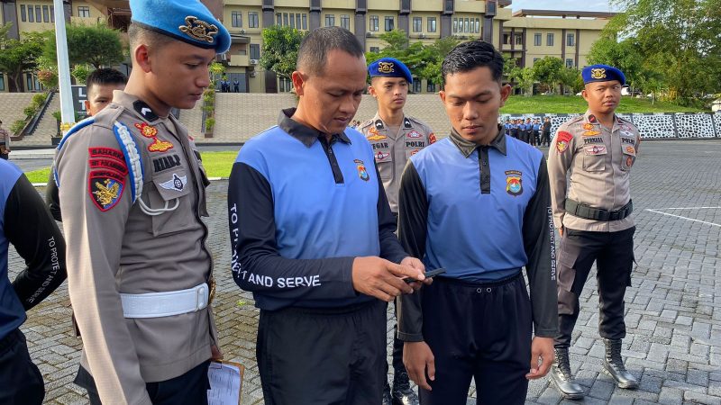 Sidak Hendpone Personel, Bidpropam Polda Sulbar Berantas Judol di Lingkungan Polri