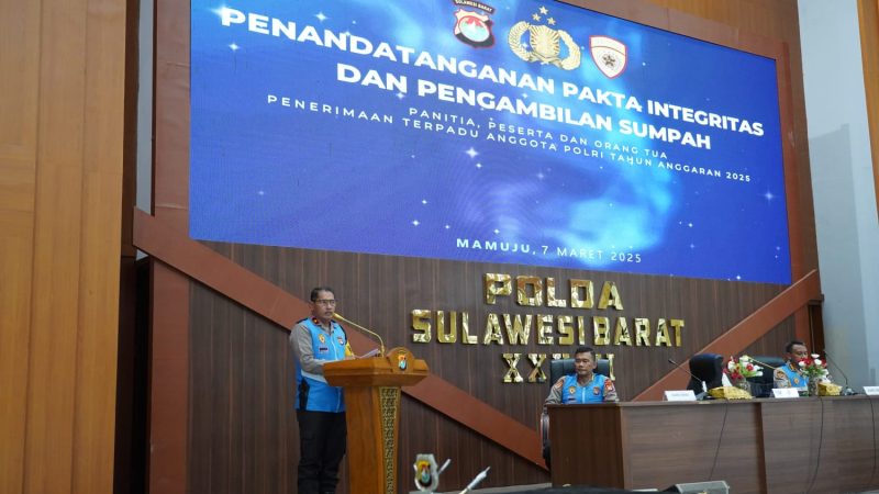 Wakapolda Sulbar Pimpin Pengambilan Sumpah dan Penandatanganan Fakta Integritas Seleksi Penerimaan Terpadu Polri