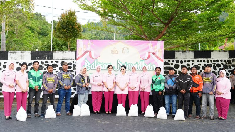 Bhayangkari Polda Sulbar: Berbagi Kebaikan di Bulan Ramadan