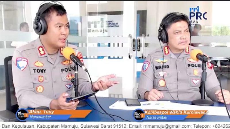 Dialog Interaktif Dirlantas Polda Sulbar di RRI Mamuju: Layanan Prima untuk Masyarakat Mudik
