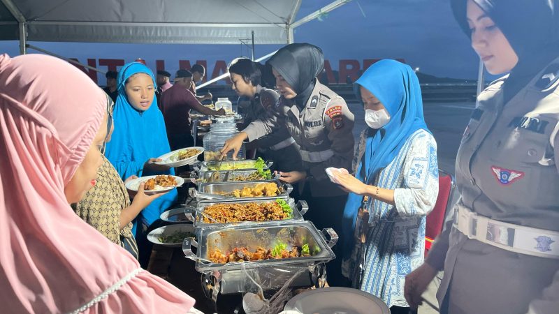 Masyaa Allah! Ditlantas Polda Sulbar Dirikan Tenda Ramadan