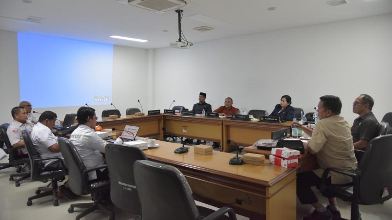 Komisi III DPRD Sulbar dan OPD Bahas Evaluasi APBD 2024