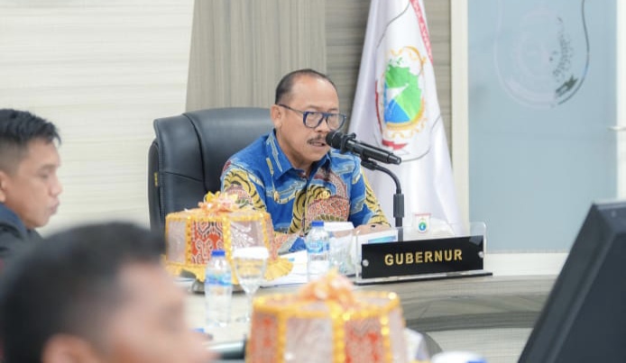 Berkantor di Hari Libur, Gubernur Sulbar Tuntaskan Administrasi Job Fit 20 Pejabat