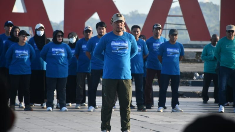 Wakapolda Sulbar Dorong Kesadaran Lingkungan Hidup Lewat Aksi Bersih Pantai di Anjungan Manakarra