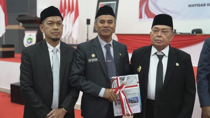Inpektur Hadiri Paripurna, Pemprov Sulbar Kembali meraih WTP dari BPK