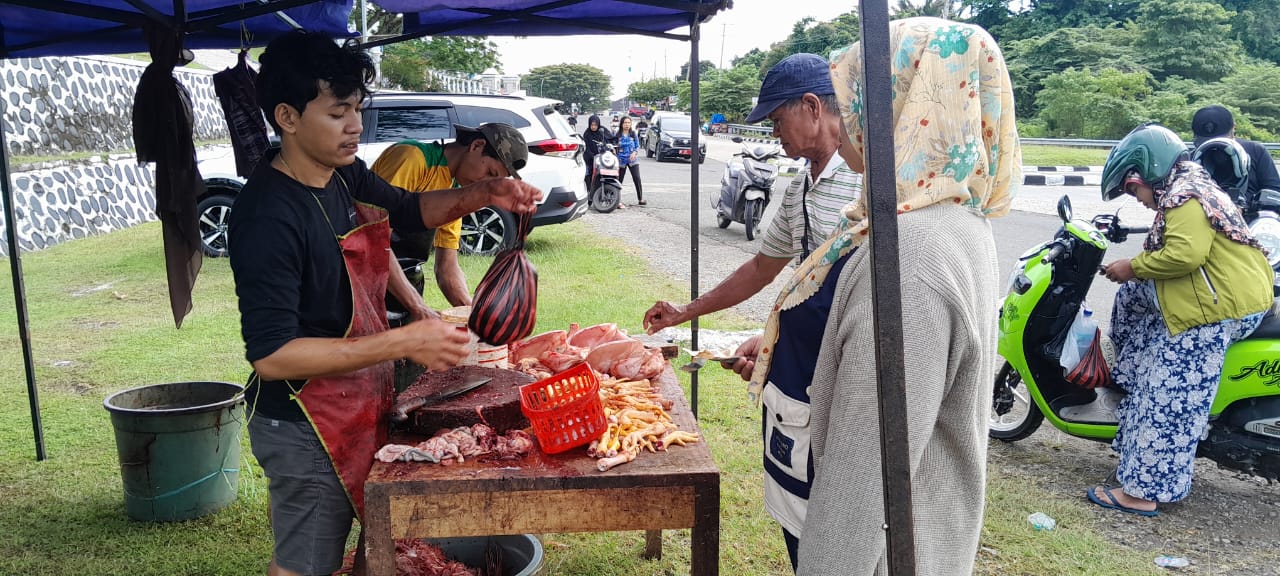 2,5 Ton Beras Habis Secepat Kilat, Pasar Murah Pemprov Sulbar Jadi Solusi Warga