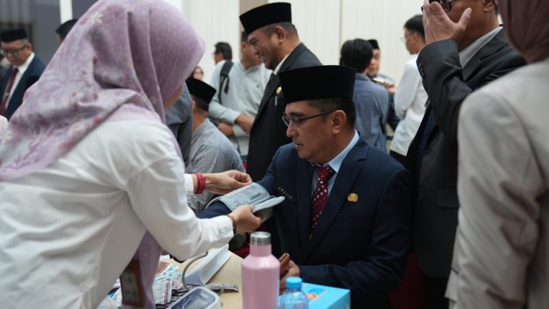 Pejabat Pemprov Sulbar Jalani Tes Kesehatan Sebelum Retret di Makorem 142 Tatag