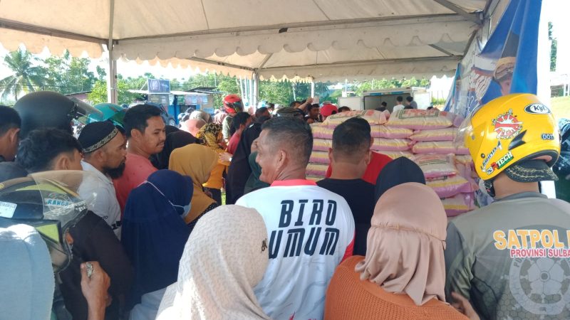 2 Hari Pelaksanaan Pasar Murah Pemprov Sulbar, 3,5 Ton Beras Habis Dibeli Masyarakat
