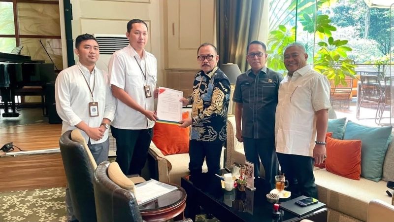Siap Jalankan Sekolah Rakyat, Gubernur Sulbar Tandatangani BAST