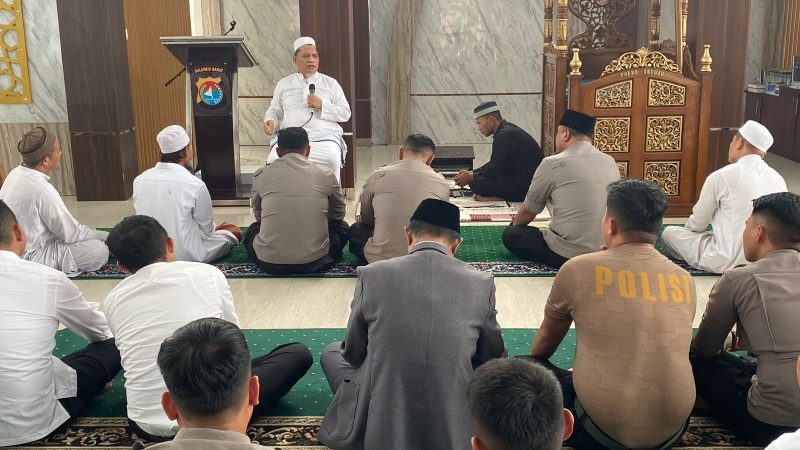 Kapolda Sulbar Terima Wejangan Mantan Kapolda, Irjen Pol (Purn) Baharuddin Djafar