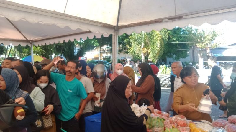 Tekan Gejolak Harga Bapok, Pemprov Sulbar Gelar Gerakan Pangan Murah di Taman Karema